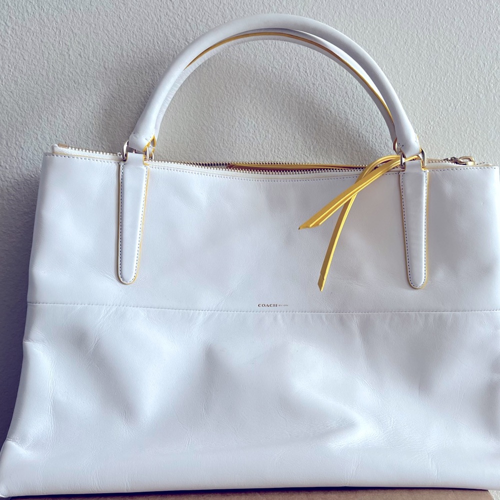 COACH bag - never used. NWOT large 3-zipper bag. Smoke & pet free home
